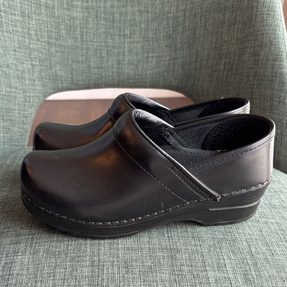 Dansko women’s professional Black Women's Clogs work comfort size 36/6 GUC
